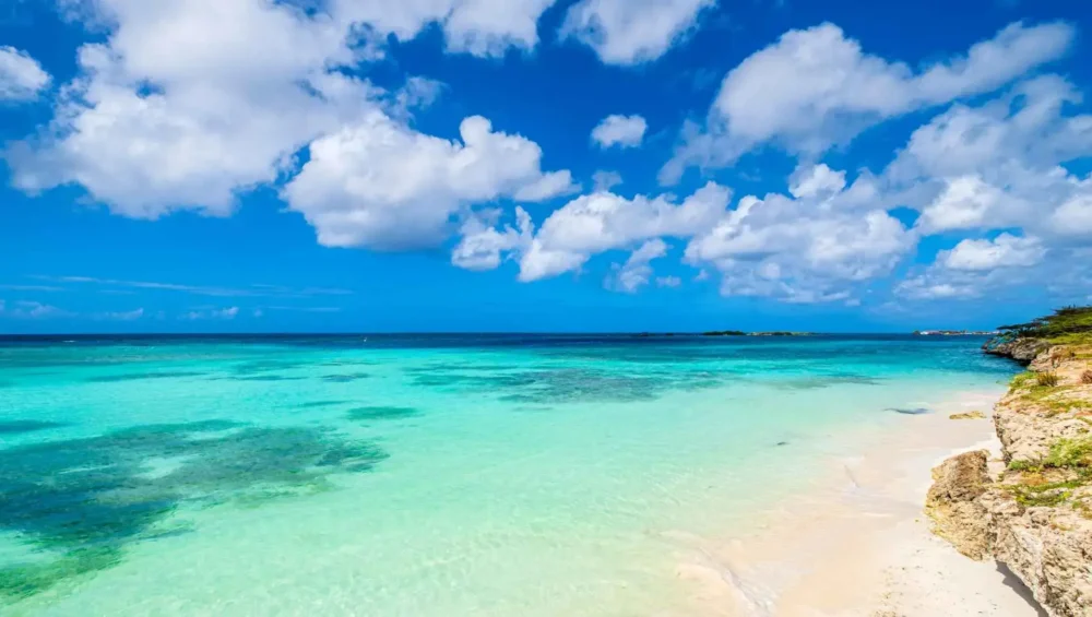 Playa de Aruba para planificar un viaje desde Perú